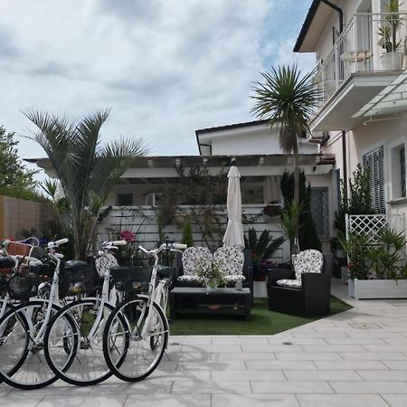 La Brise Hotel Marina di Pietrasanta Kültér fotó