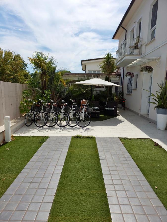 La Brise Hotel Marina di Pietrasanta Kültér fotó